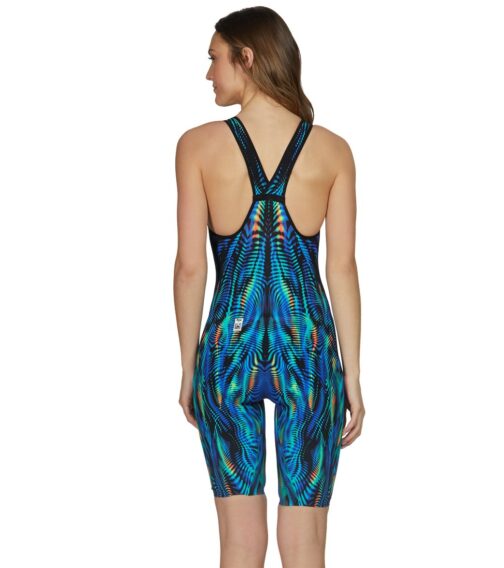 tyr venzo closed back crystal back